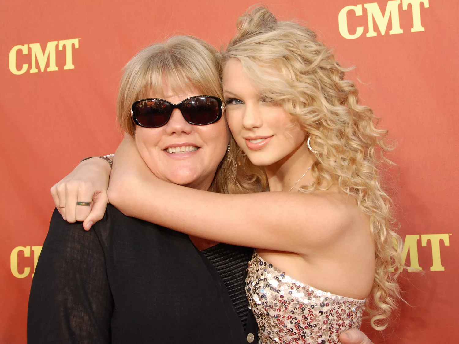 "It’s your enduring love that I think of when I’m feeling down. You always find the right words to comfort me during hard times. That’s why celebrating you on your special day is so important to me. Thank you for everything". Taylor Swift Celebrates Mom 66th Birthday Happy birthday!