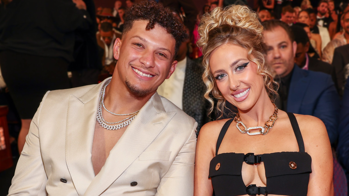 Patrick Mahomes expresses love for wife and 'Best friend' Brittany " I don't really care what people thinks of her , she is the reason I'm successful today " Amidst  Criticism 
