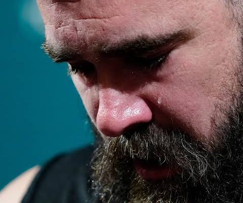 CELEBRITY“At The Hospital ” 20mins ago Jason Kelce Shares Sad Health Update About Mom Donna Kelce : Please Pray for my mother