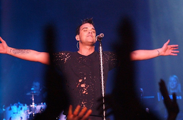 Robbie Williams stuns fans as he reveals drastic trans****