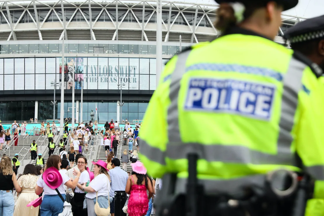 Taylor Swift was greeted with wild cheers and thunderous applause as she made her return to the stage for the first of five Eras Tour shows at London’s Wembley Stadium. 💗 The concert comes one week after a foiled terror plot forced the cancellation of her three planned shows in Vienna