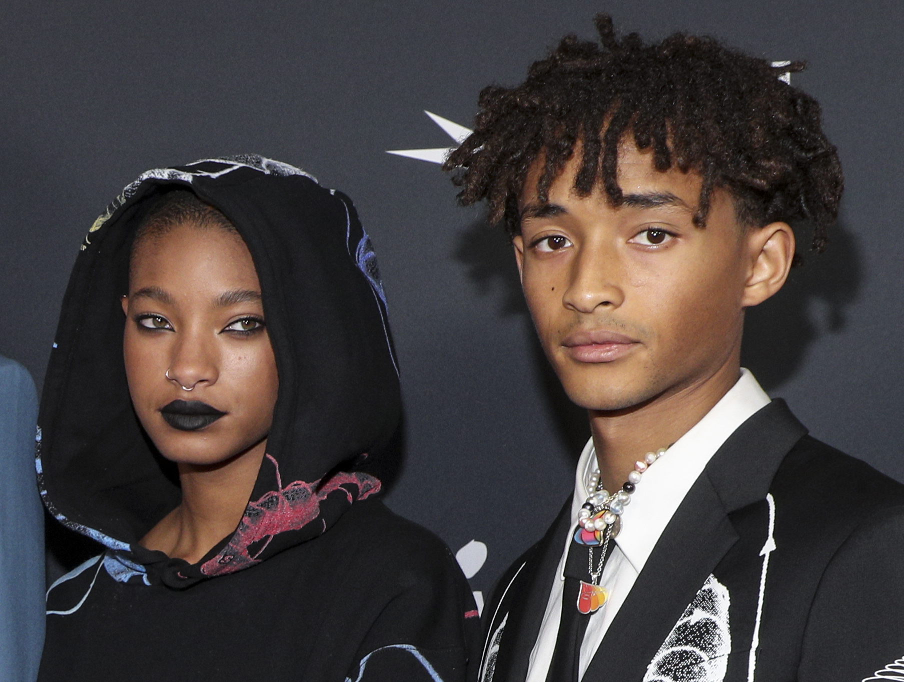 BREAKING NEWS: Willow Smith spoke in tears “I was panicked, What a dad! Will Smith sold me to Diddy because Diddy promised to….”