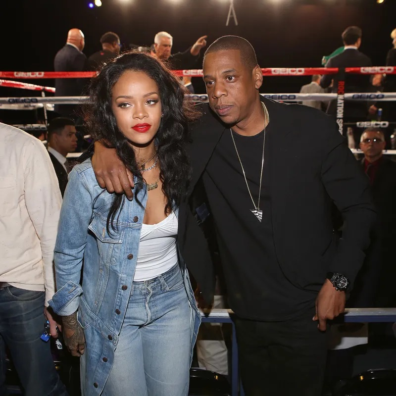 JUST IN: Rihanna Opens Up About Horrifying Experience at 16 After Old Viral Video Resurfaces: Jay-Z Kept Her in Diddy’s Room Until 3 A.M., Where Diddy Threatened Her – “Sleep With Me or Climb Out of a 29th-Floor Window” – And What Happened Next Is Even More Terrifying…