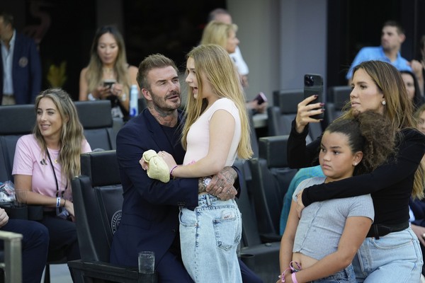 JUST IN: Criticized for kissing his daughter’s lips, David Beckham had to face…see more