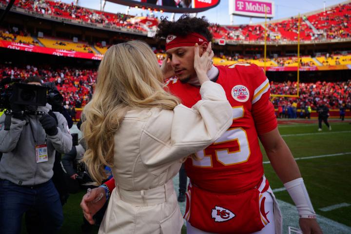 JUST IN: Fans are all saying the same thing as Brittany Mahomes gives husband Patrick a good luck kiss at Chiefs playoffs game less than a week after giving birth