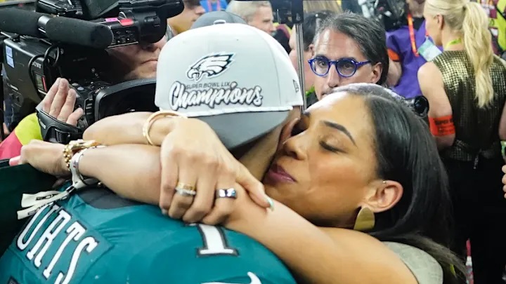 THIS IS SO EMOTIONAL: Super Bowl 2025 was a night of triumph for the Philadelphia Eagles, but the biggest surprise came after the game, when Jalen Hurts stole the spotlight with a heartfelt proposal to his girlfriend Bry Burrows