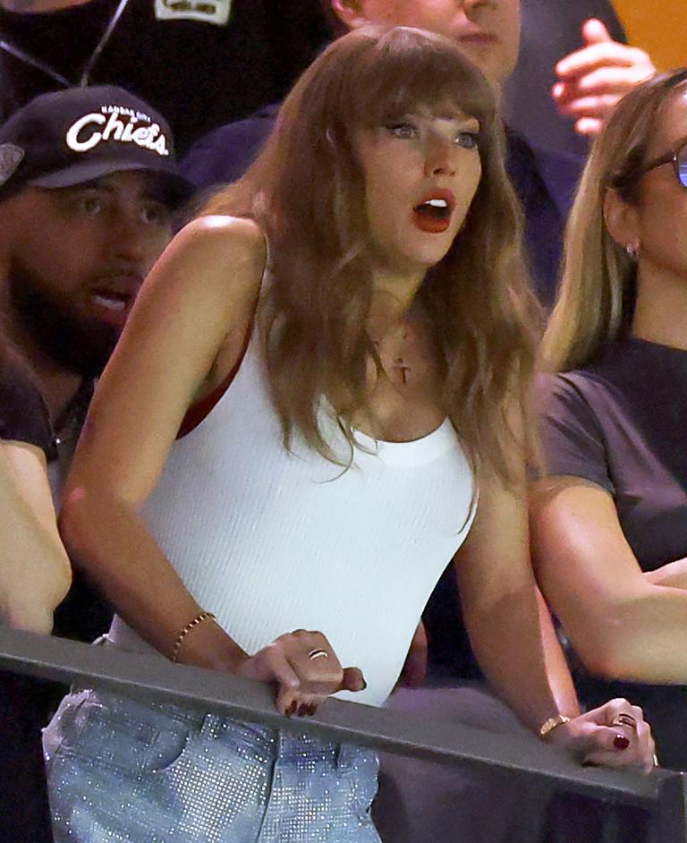 Breaking: Taylor Swift looks so Devastated as the Eagles take 24-0 lead over Chiefs in Super Bowl 2025 and she is holding her mouth wide open in shock as Travis Kelce sustained a fatal injury when trying to... See more