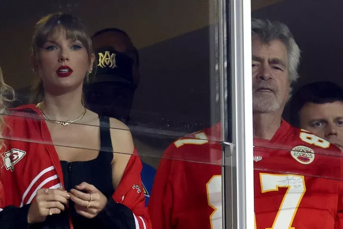 Taylor Swift Seen Talking with Travis Kelce's Father Ed Kelce at Chiefs Game