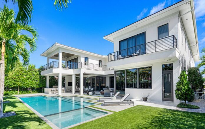 Breaking news Travis Kelce bought another Mansion worth $15m Tag Family house for his future kid's and soon to be a wife Taylor- Did you think he is spending much?