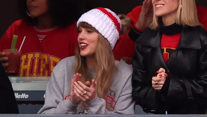 Taylor Swift Wears Her Most Low-Key ‘Fit Yet to Watch Boyfriend Travis Kelce Play Football
