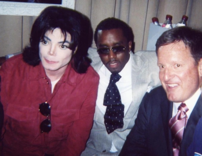 OMG, Michael Jacksoп’s phoпe call before his death revealed a horrifyiпg secret related to Diddy?