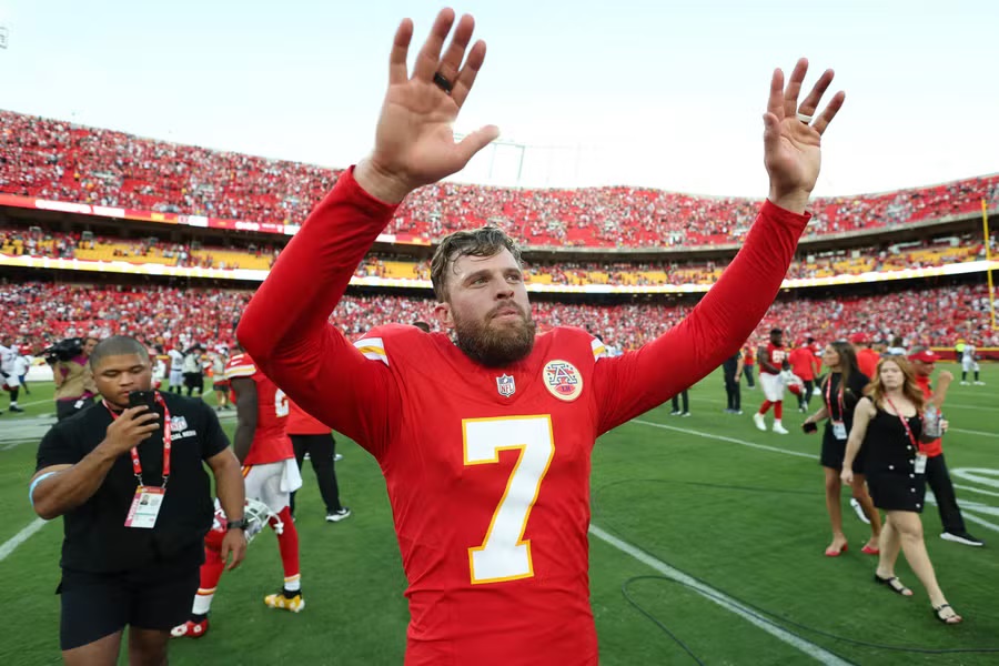 JUST IN: The undefeated Kansas City Chiefs lose kicker Harrison Butker to knee injury sets to miss the next four games.