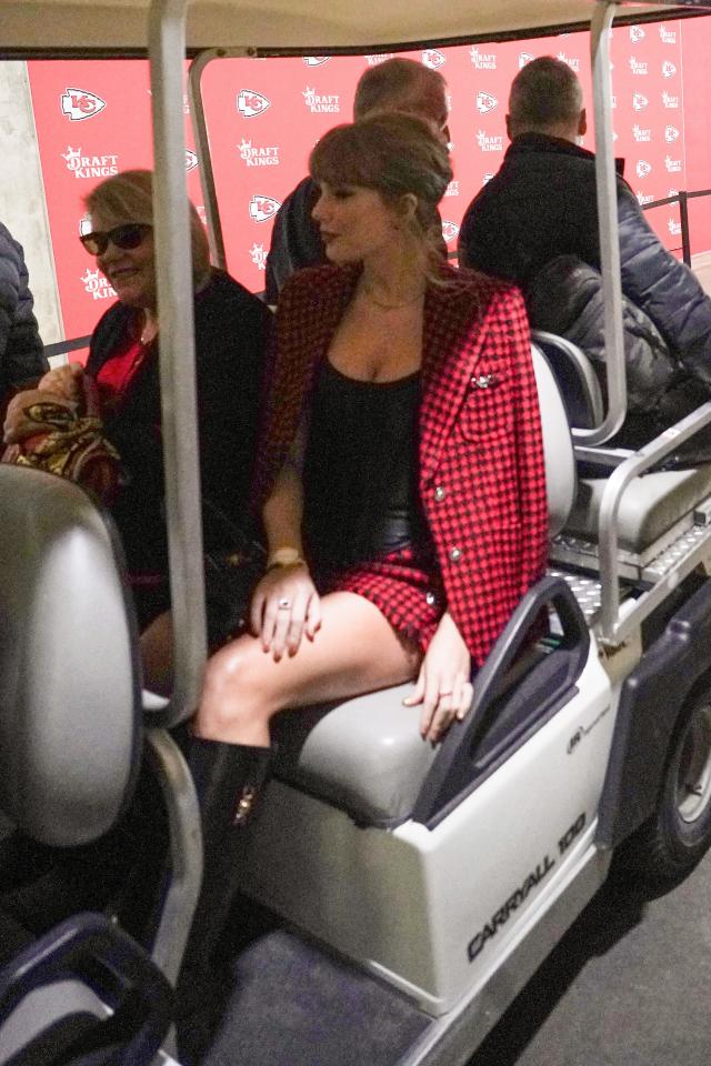 Taylor Swift Live! Taylor Swift touches down in Kansas City as Chiefs take on Denver Broncos