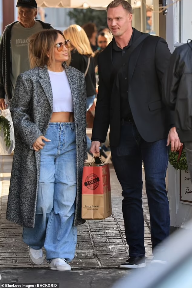 Breaking: Jennifer Lopez Sparks DATING rumors with hunky bodyguard after been spotted together on a date in LA, amid her recent revelation about struggles after Ben Affleck Split “Husband No.5!”