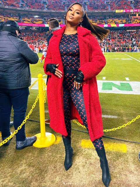 JUST IN: Travis Kelce's ex girlfriend, Kayla Nicole has confirmed that she will be at the Arrowhead Stadium for the match between Chiefs and The Bills. Speaking today on the I Am Athlete podcast, Kayla said "watching the Chiefs play was a part of my life and I have really missed it; Travis can testify to that" she said.