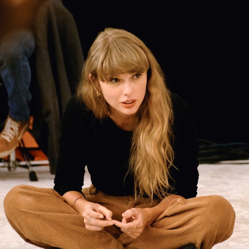 Fans Notice One Detail in Taylor Swift’s Latest Appearance - And It All Points to Travis Kelce, Watch before it’s taken down