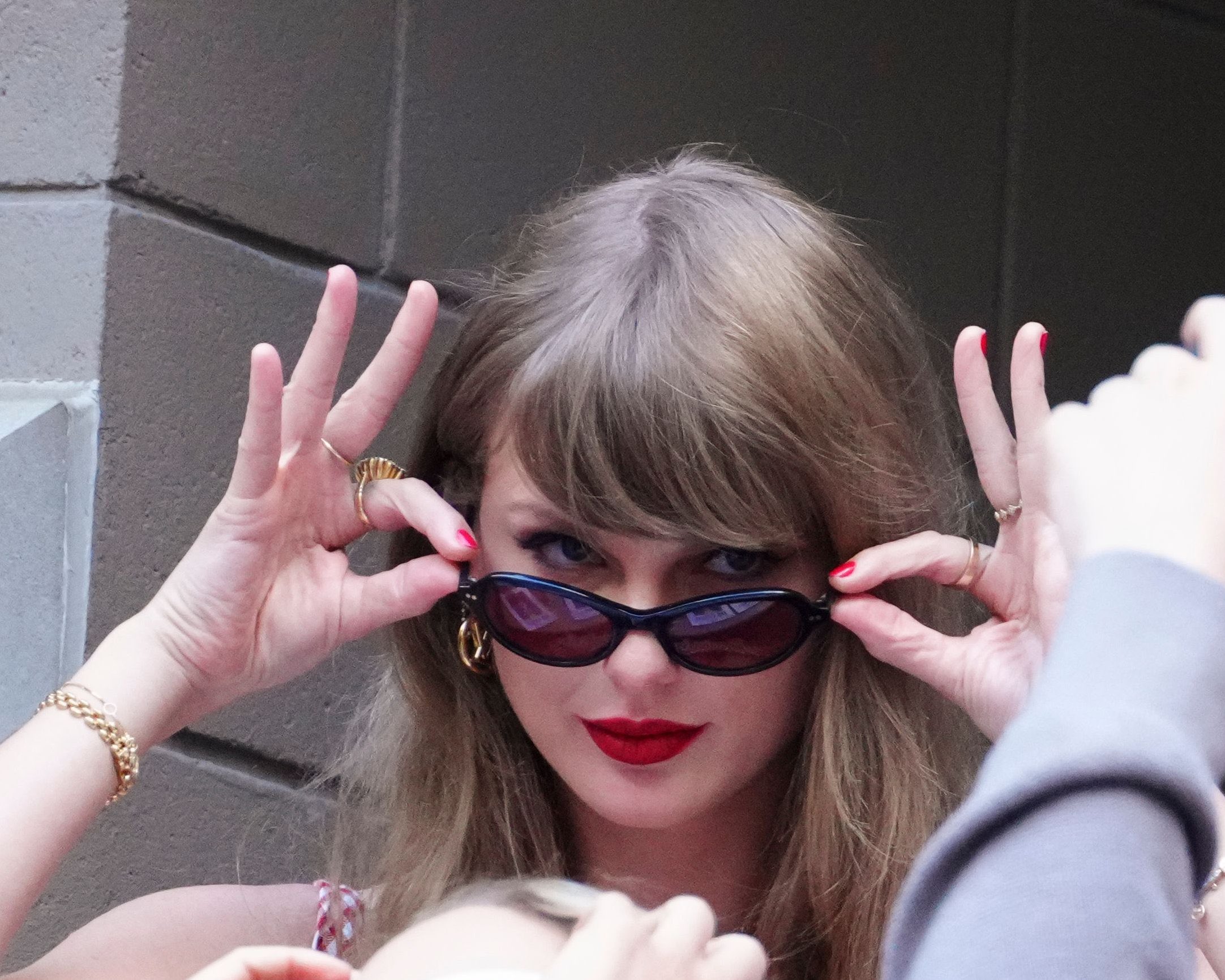 Fans Notice One Detail in Taylor Swift’s Latest Appearance - And It All Points to Travis Kelce, Watch before it’s taken down