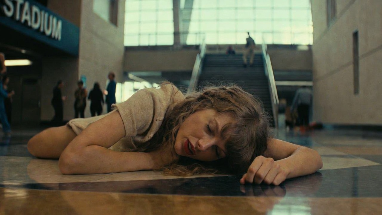 New Video of Taylor Swift Fainting after the Seahawks won the Superbowl LX reveals disturbing new details