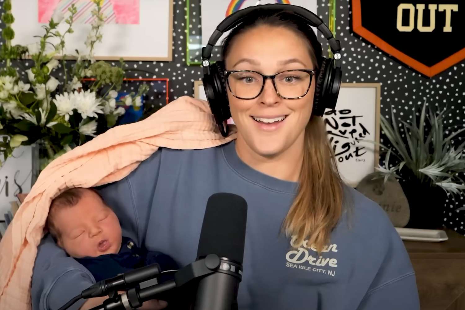 Kylie Kelce Releases Amusing Video of Taylor Swift Struggling to Change Baby Finn’s Diaper While Learning Baby Care from Kylie