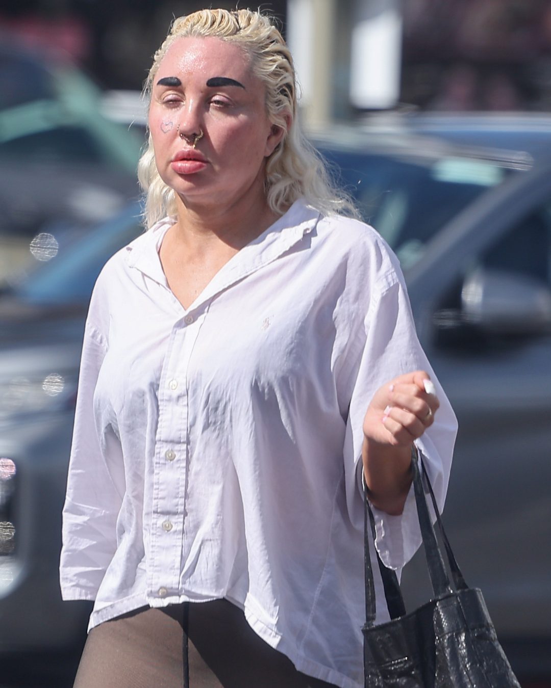 Amanda Bynes steps out after a visit to Crazy Cuts Hair Salon in Los Angeles.