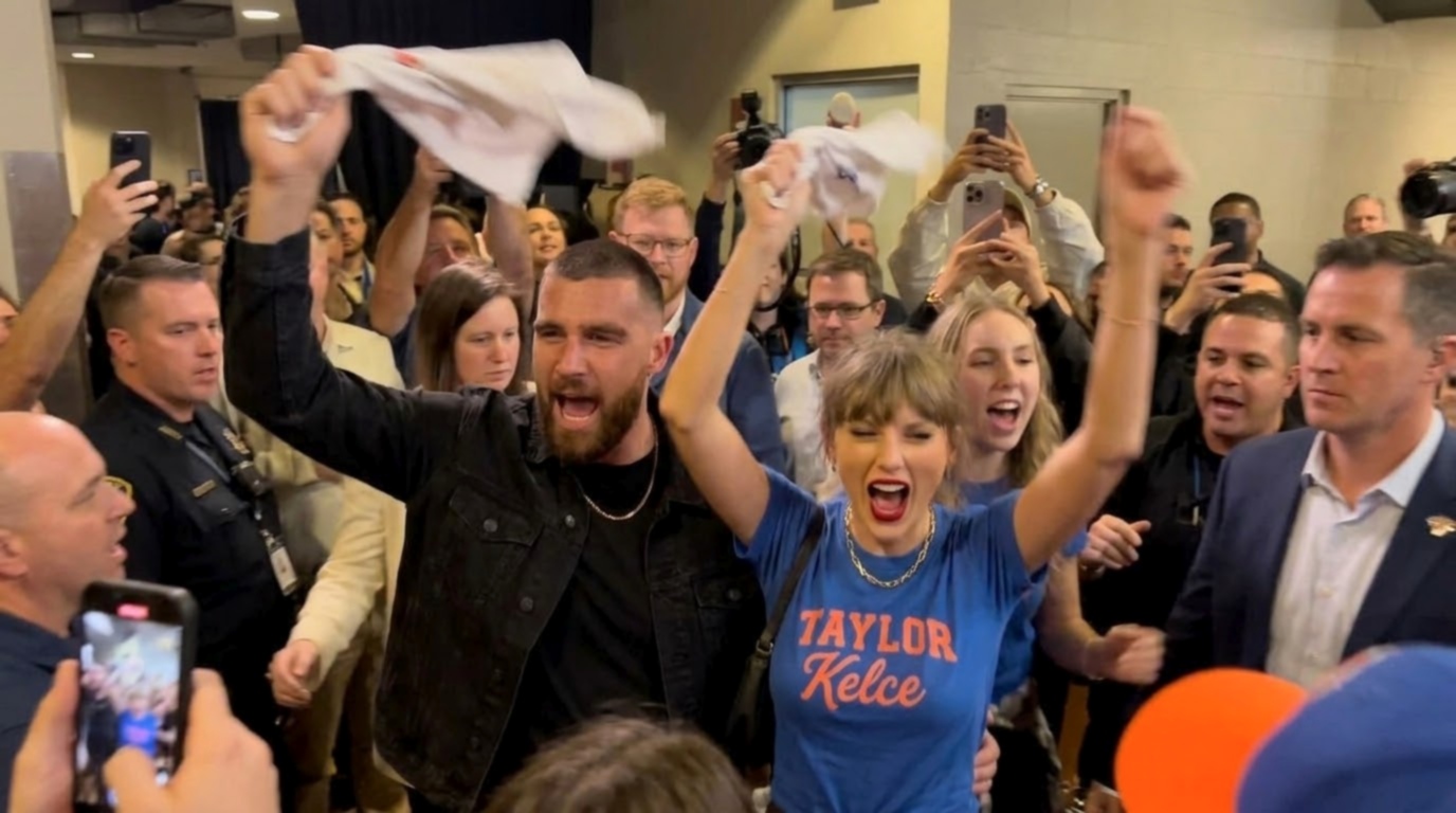 Taylor Swift and Husband Hyped as They Arrive at the Knicks vs. 76ers Game